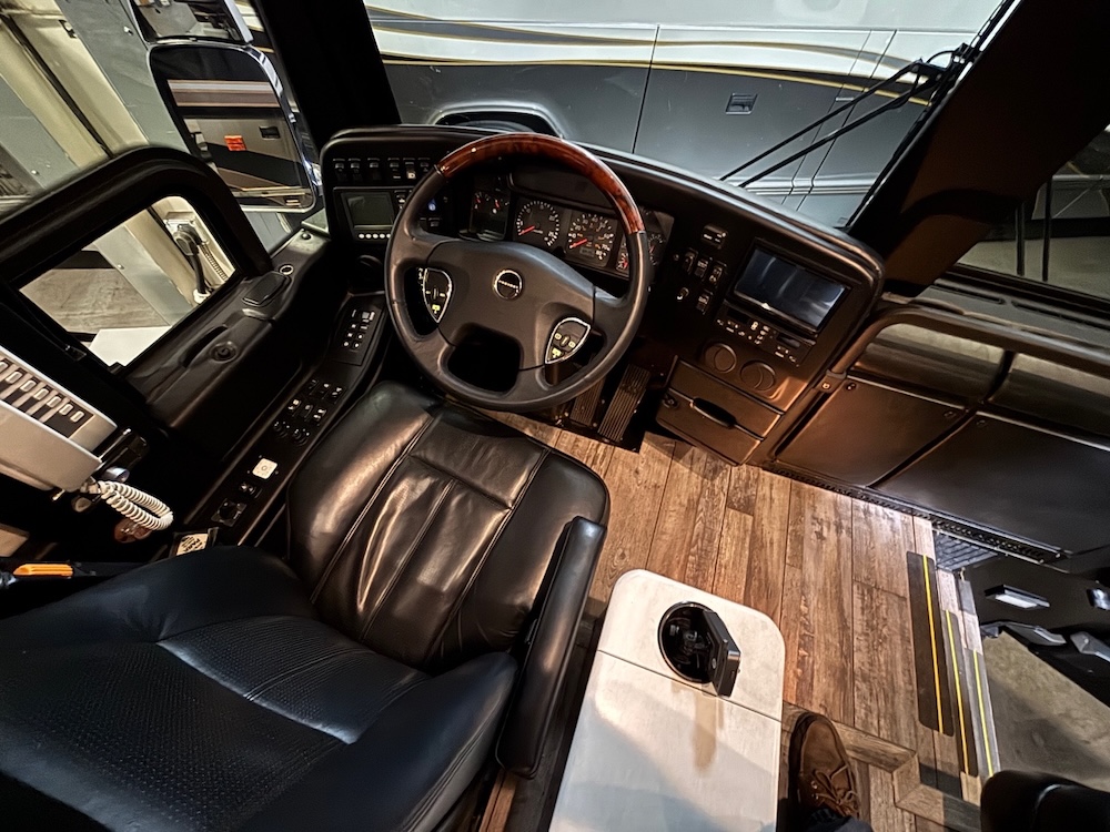 2010 Prevost Legacy H3-45 For Sale