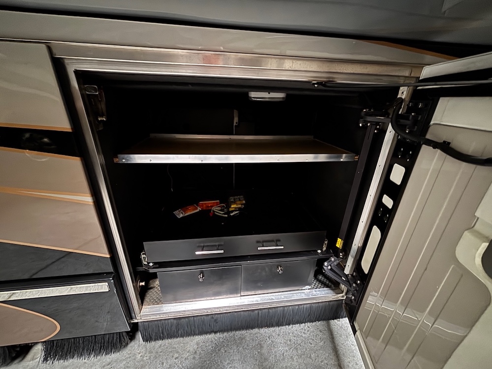 2010 Prevost Legacy H3-45 For Sale