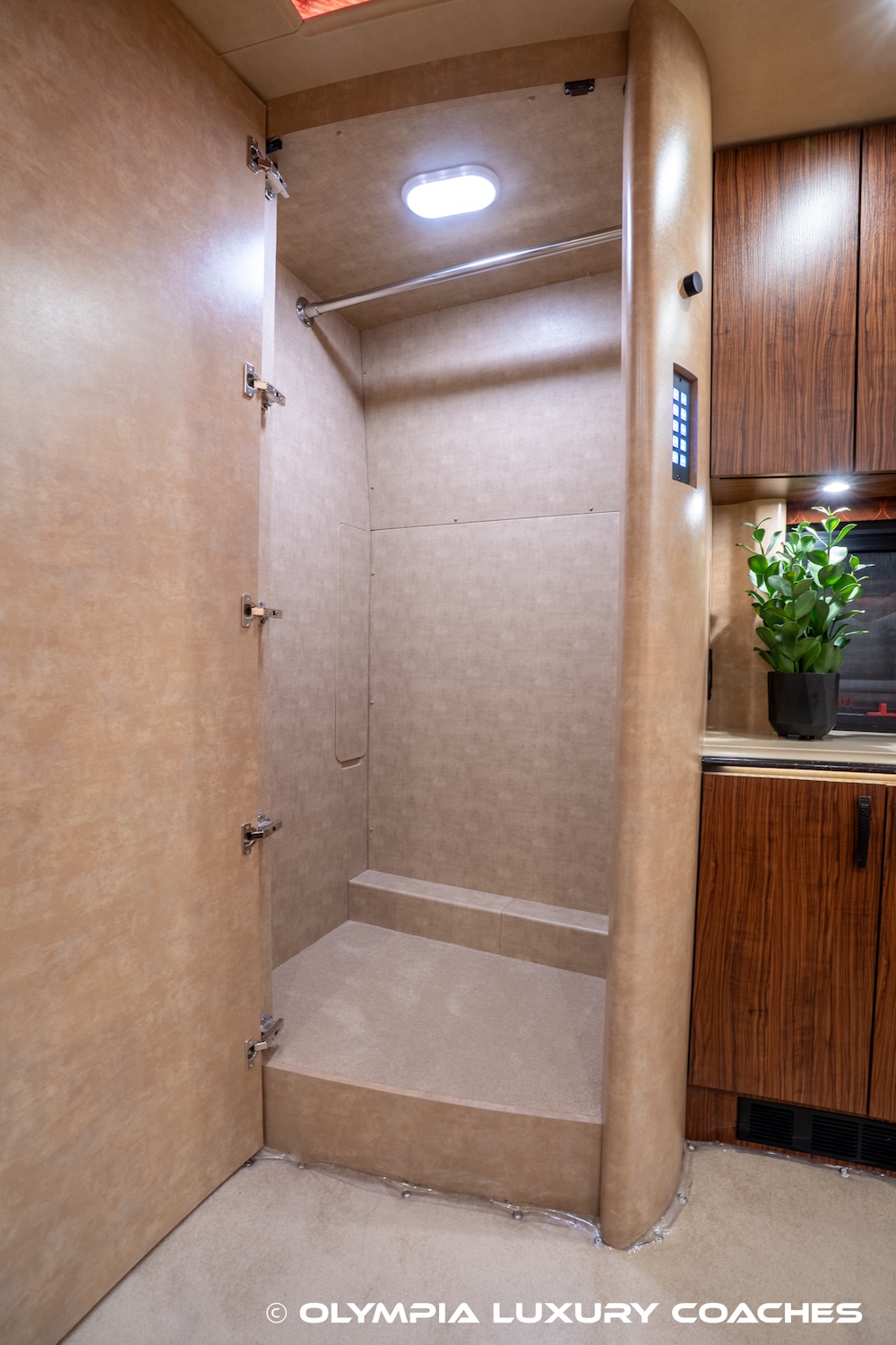 2019 Prevost Marathon  H3-45 For Sale