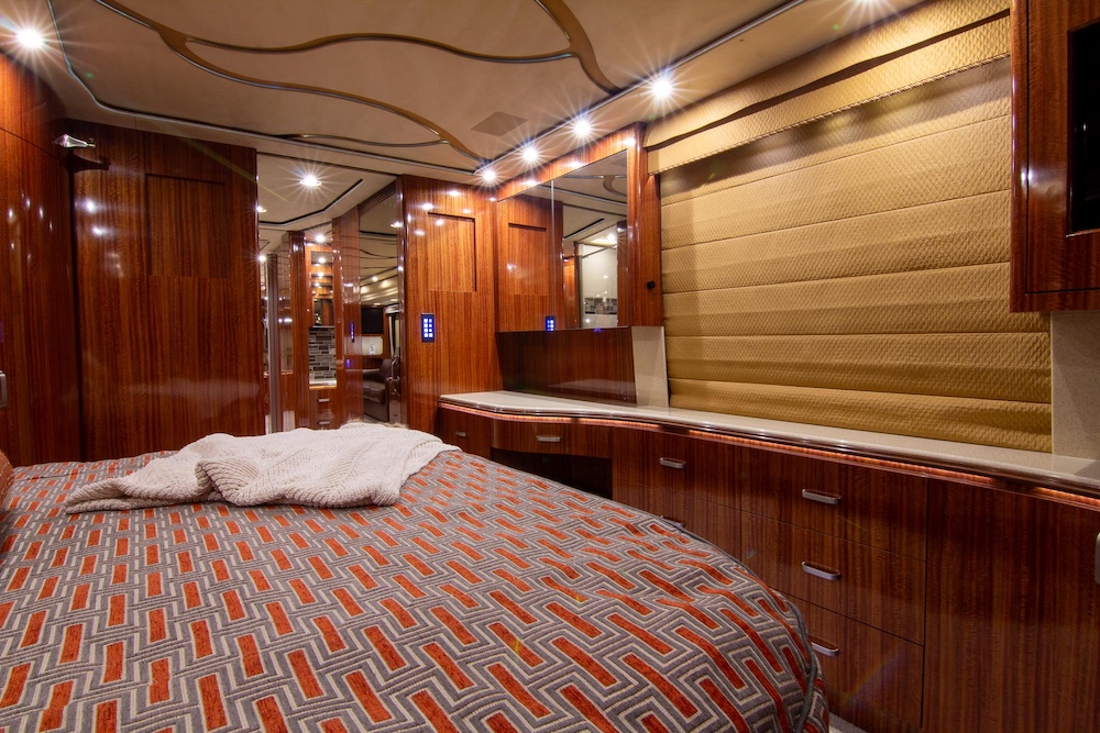 2010 Prevost Marathon H3-45 For Sale