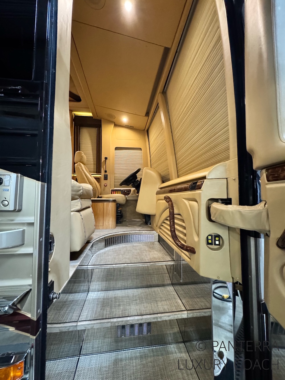 2010 Prevost Marathon XLII For Sale