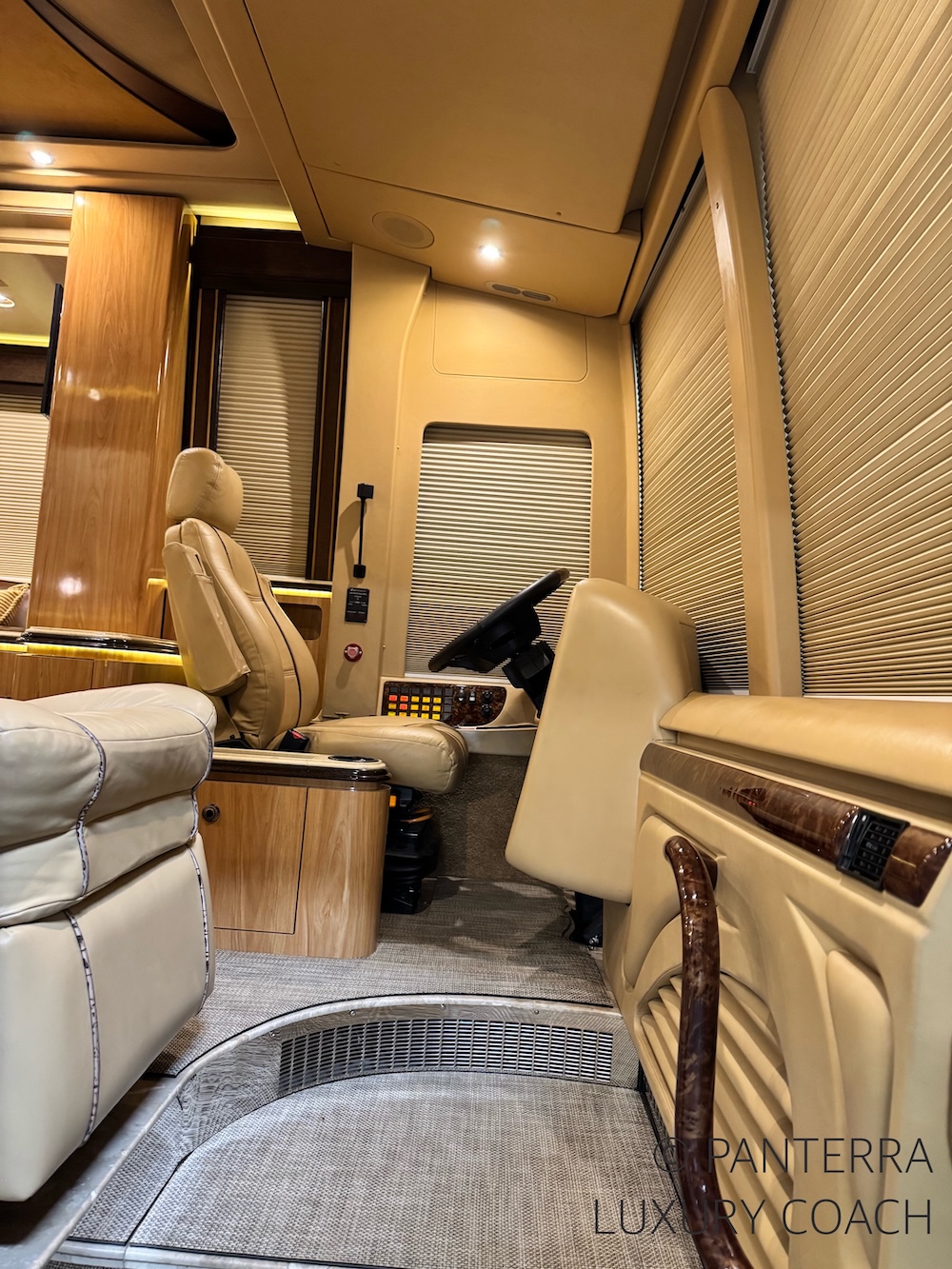 2010 Prevost Marathon XLII For Sale
