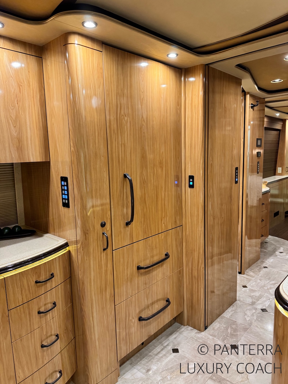 2010 Prevost Marathon XLII For Sale