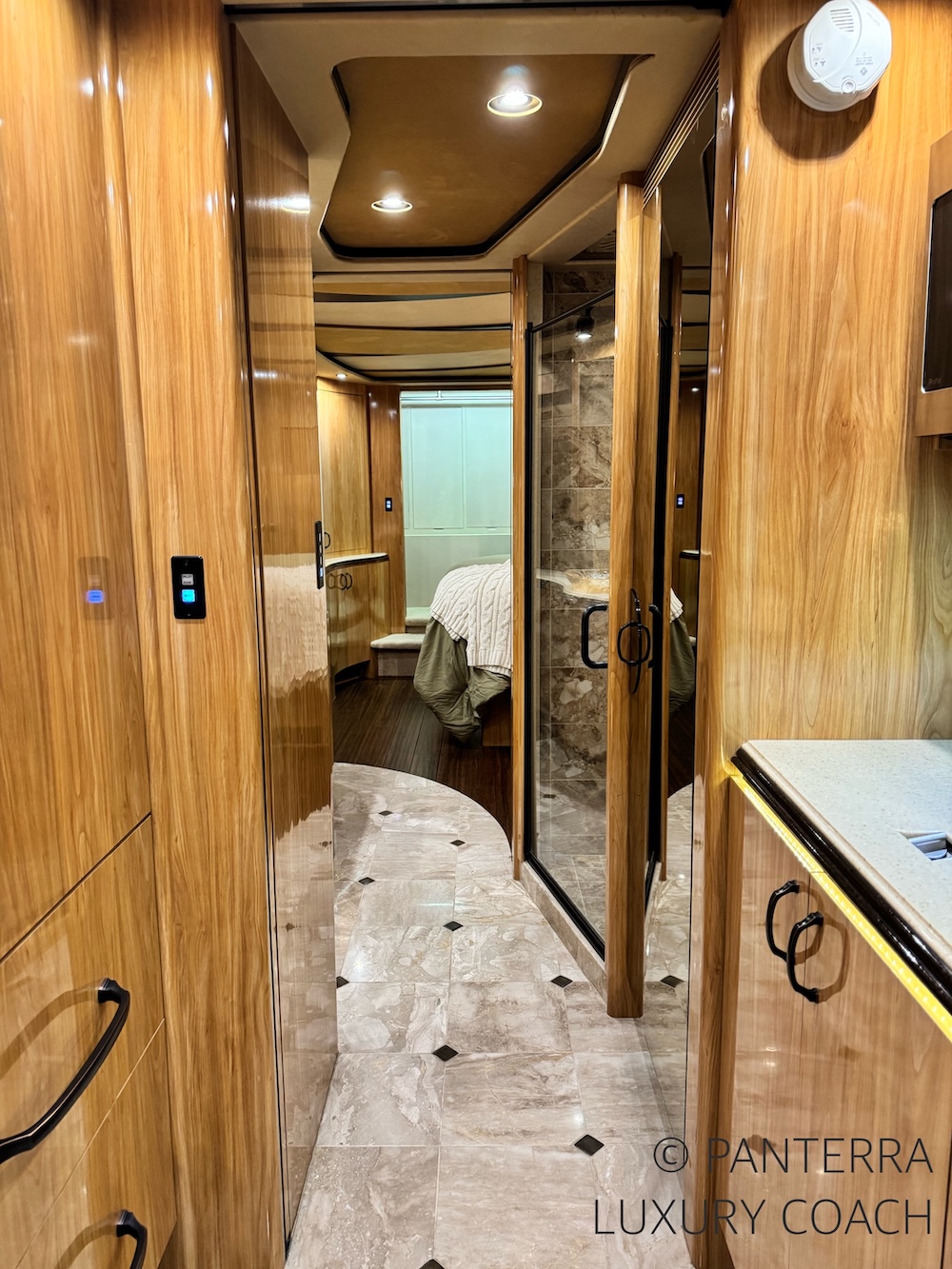2010 Prevost Marathon XLII For Sale