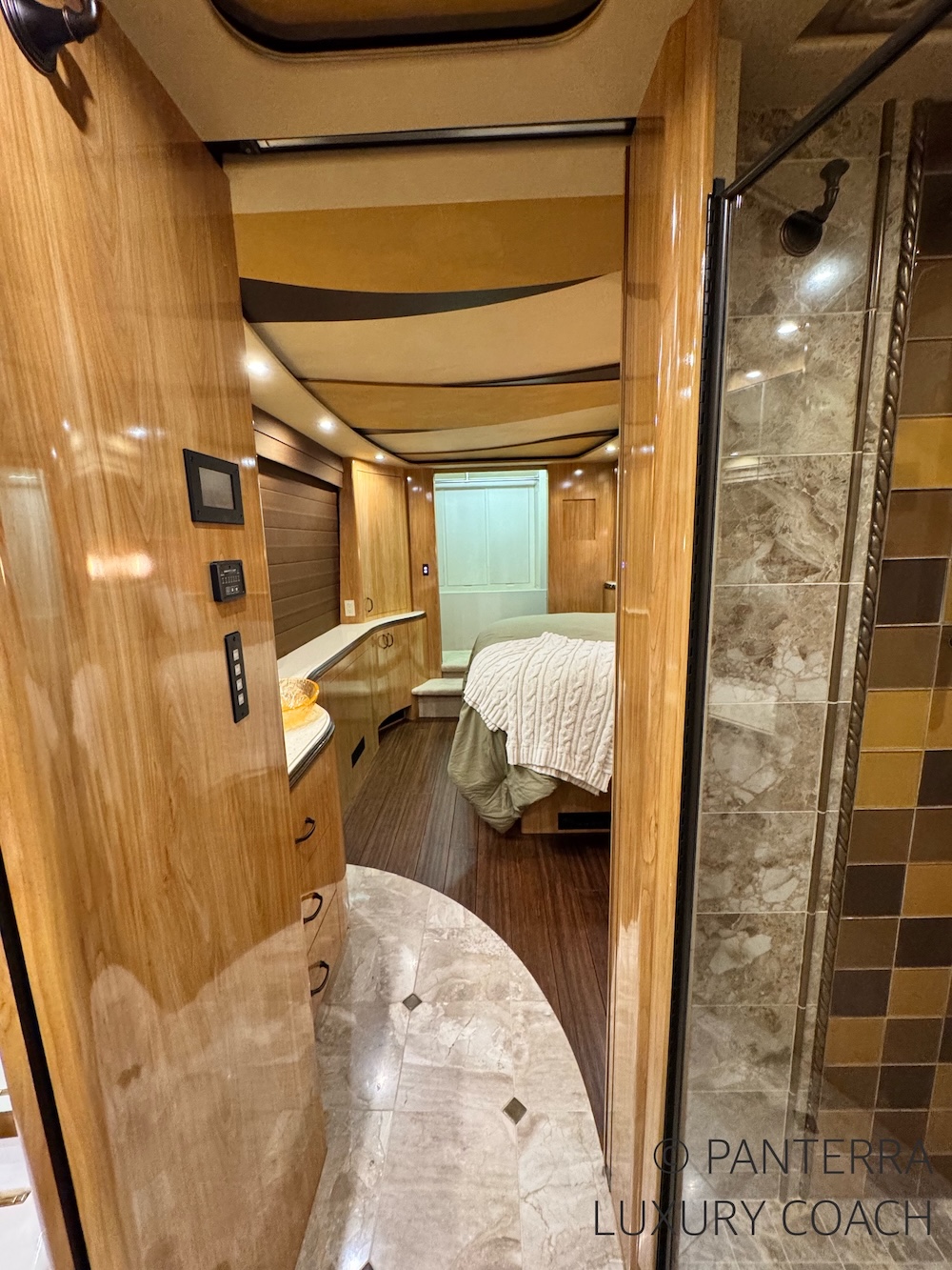 2010 Prevost Marathon XLII For Sale