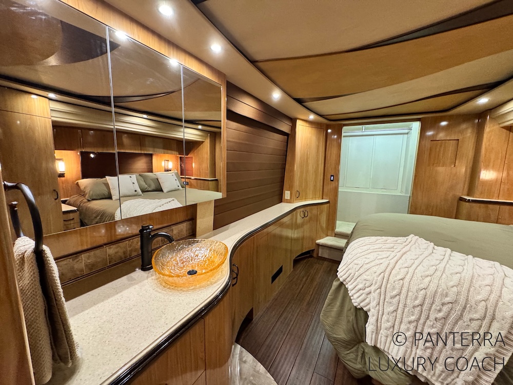 2010 Prevost Marathon XLII For Sale