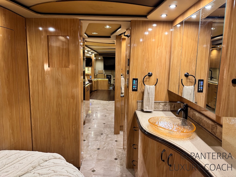 2010 Prevost Marathon XLII For Sale