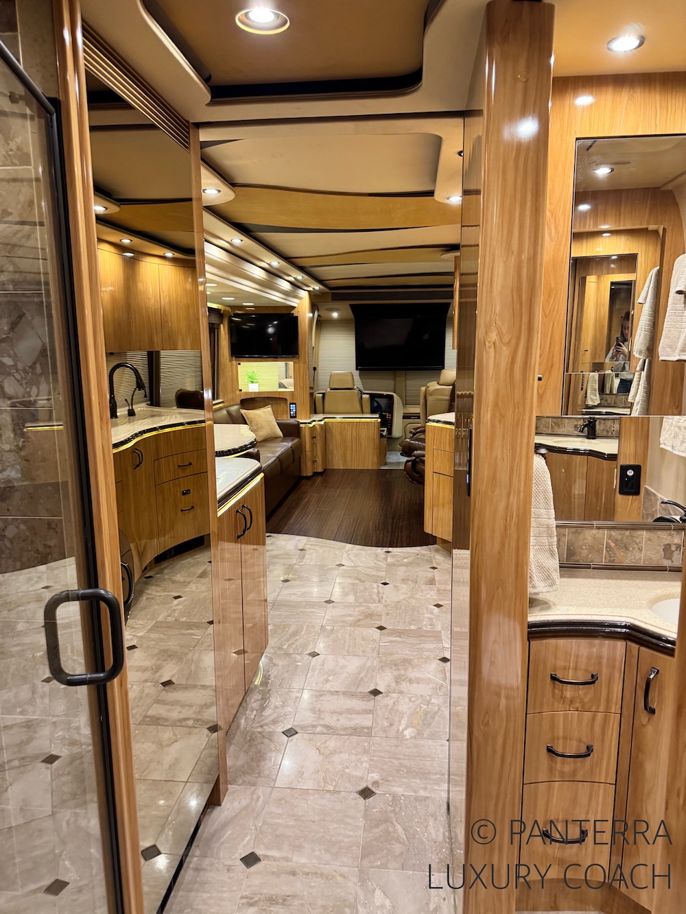2010 Prevost Marathon XLII For Sale
