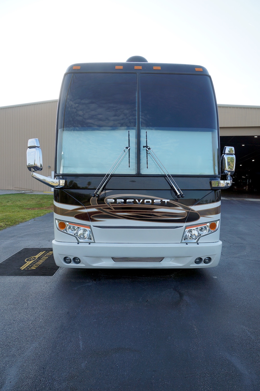 2010 Prevost Millennium H3-45 For Sale