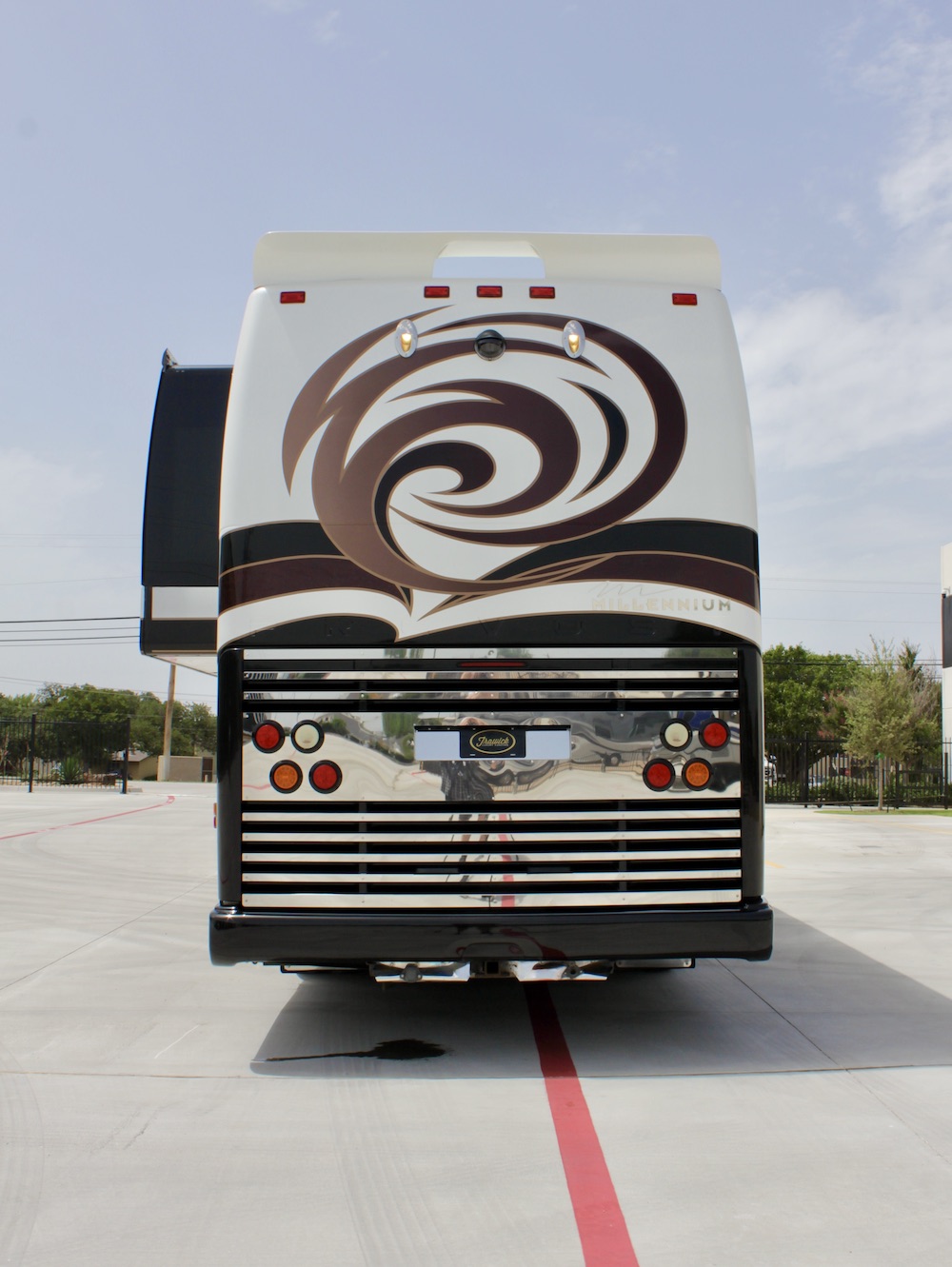 2010 Prevost Millennium H3-45 For Sale