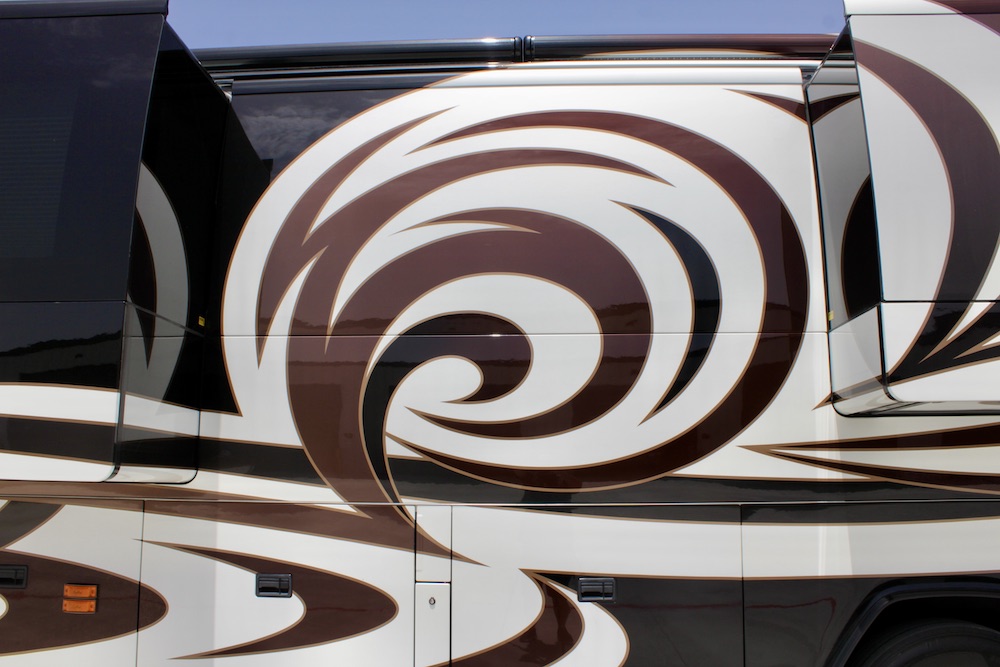 2010 Prevost Millennium H3-45 For Sale