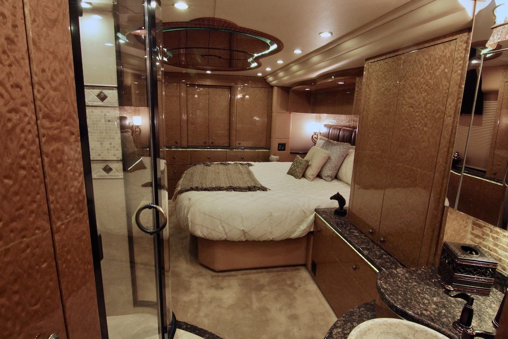 2010 Prevost Millennium H3-45 For Sale