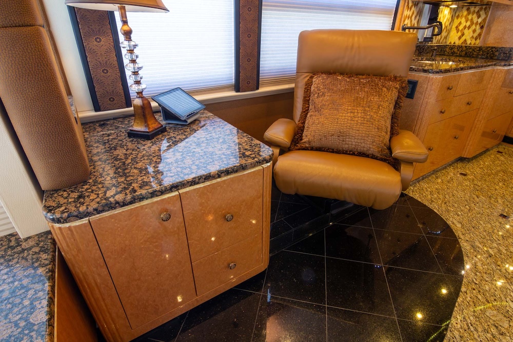2010 Prevost Millennium H3-45 For Sale