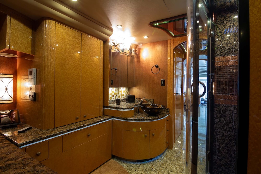 2010 Prevost Millennium H3-45 For Sale