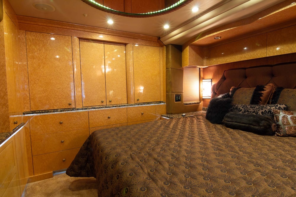 2010 Prevost Millennium H3-45 For Sale