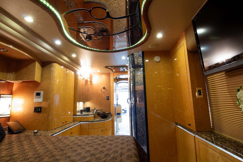 2010 Prevost Millennium H3-45 For Sale