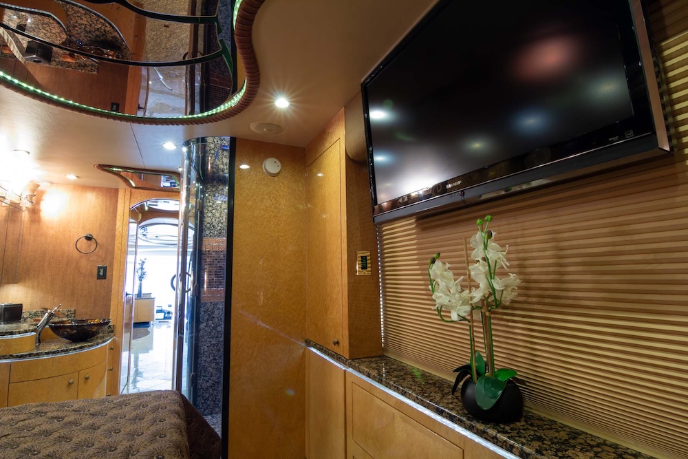 2010 Prevost Millennium H3-45 For Sale