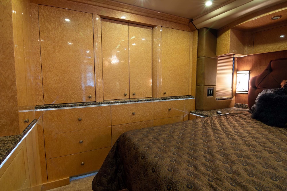 2010 Prevost Millennium H3-45 For Sale