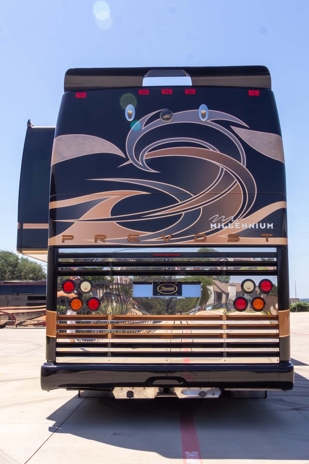 2010 Prevost Millennium H3-45 For Sale