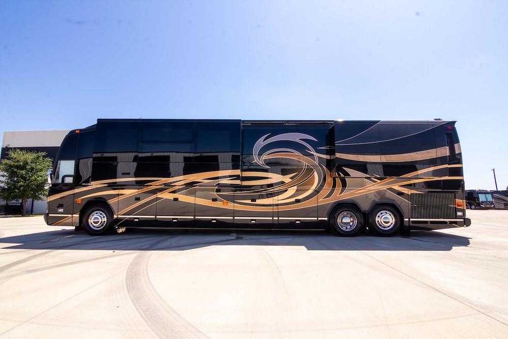 2010 Prevost Millennium H3-45 For Sale