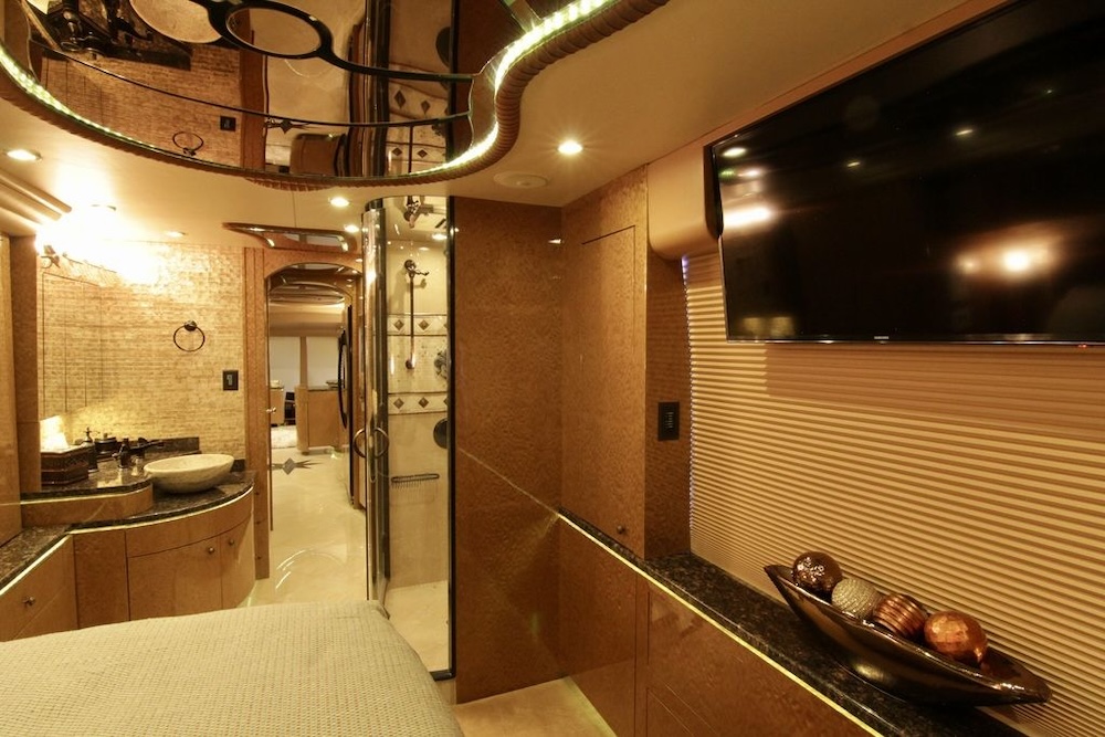 2010 Prevost Millennium H3-45 For Sale