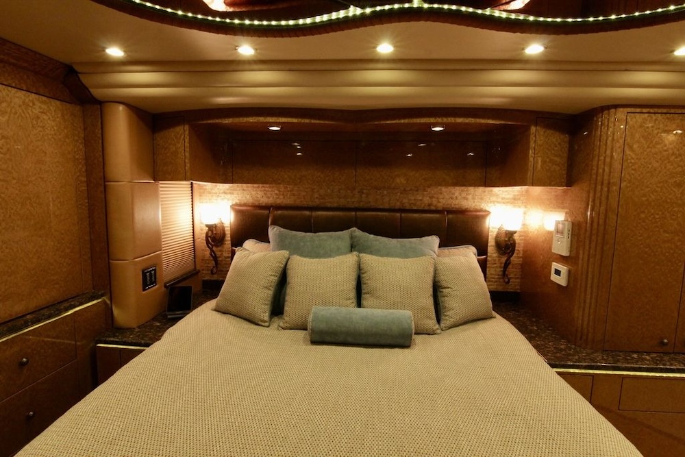 2010 Prevost Millennium H3-45 For Sale