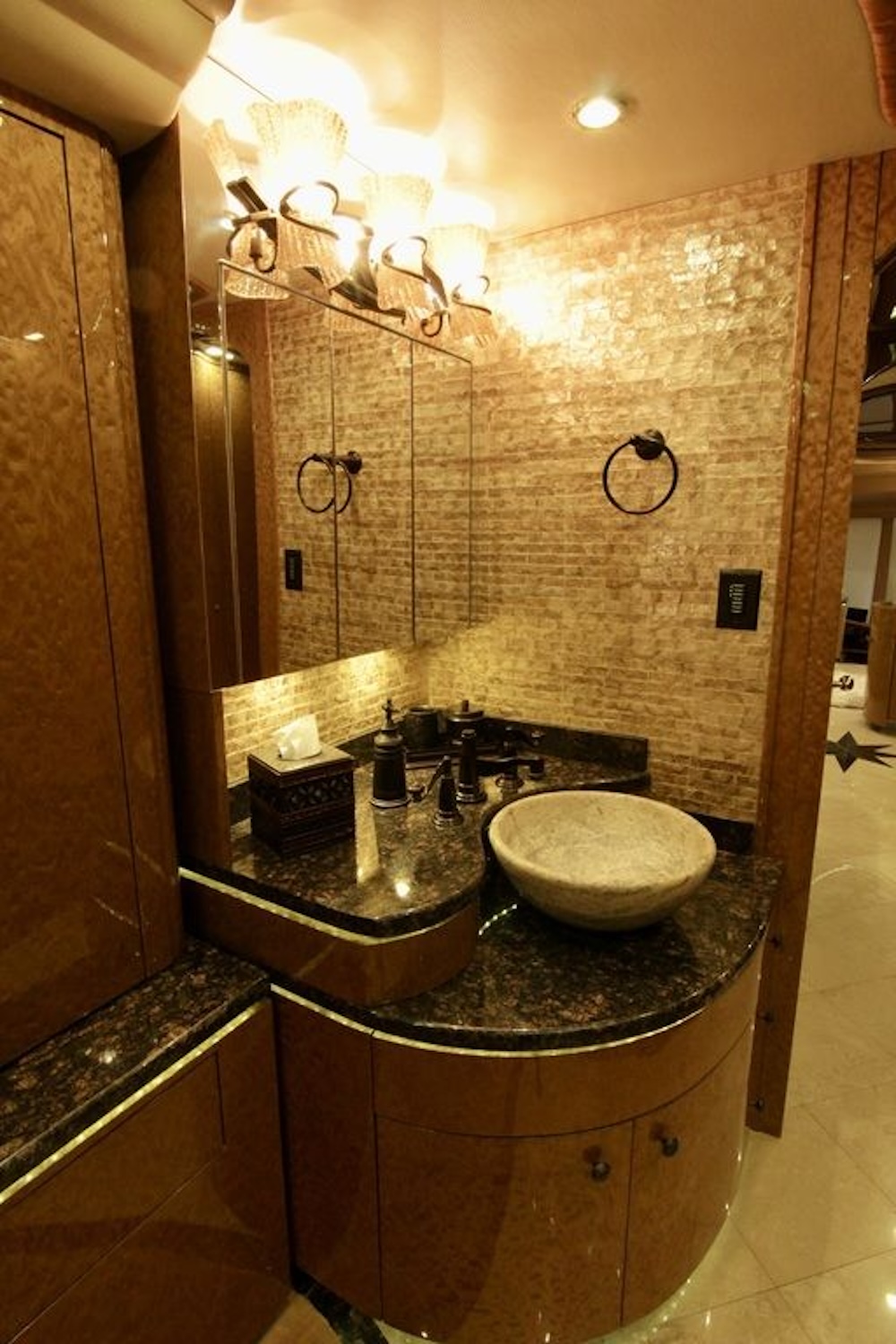2010 Prevost Millennium H3-45 For Sale