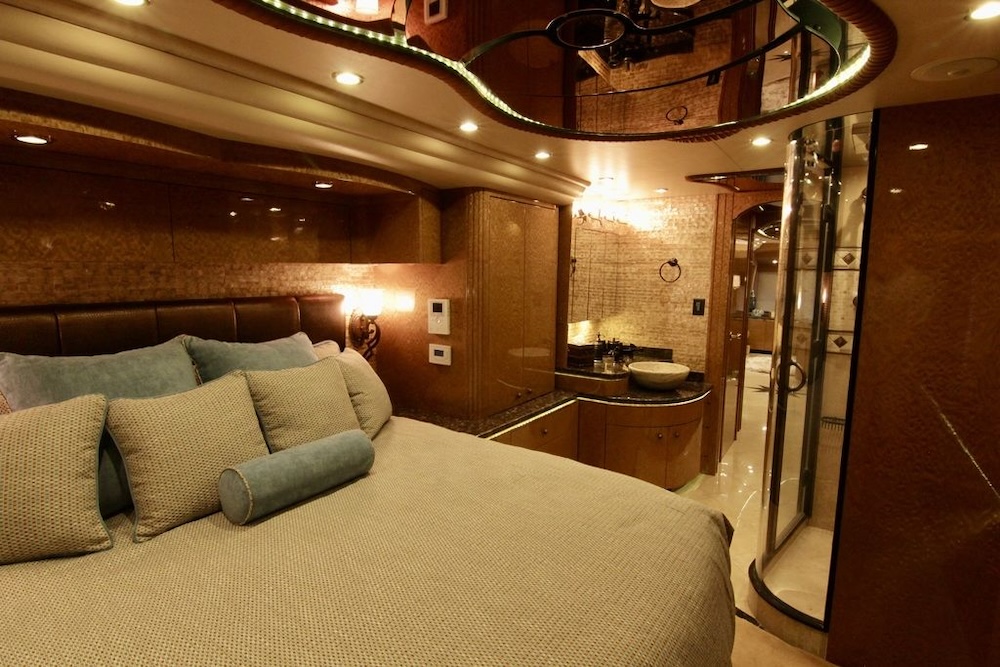 2010 Prevost Millennium H3-45 For Sale