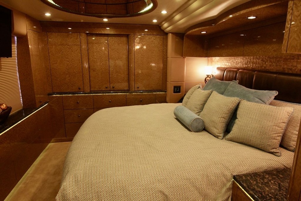 2010 Prevost Millennium H3-45 For Sale