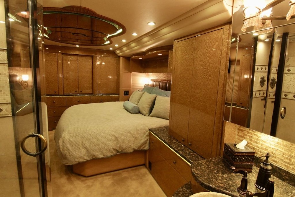 2010 Prevost Millennium H3-45 For Sale