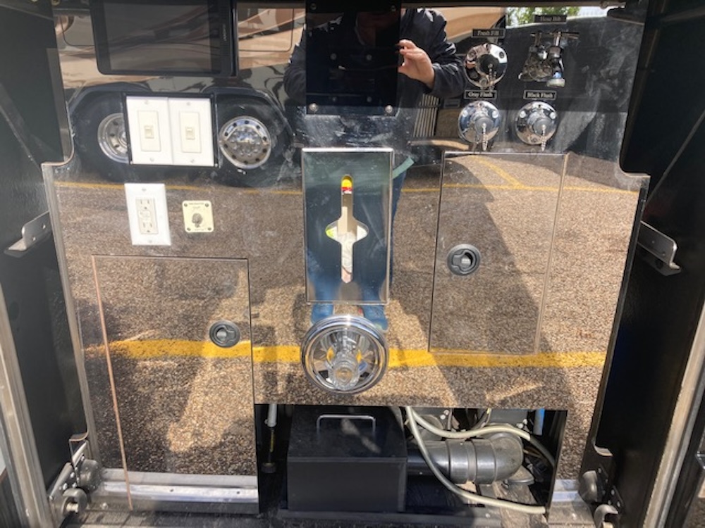 2010 Prevost Millennium H3-45 For Sale