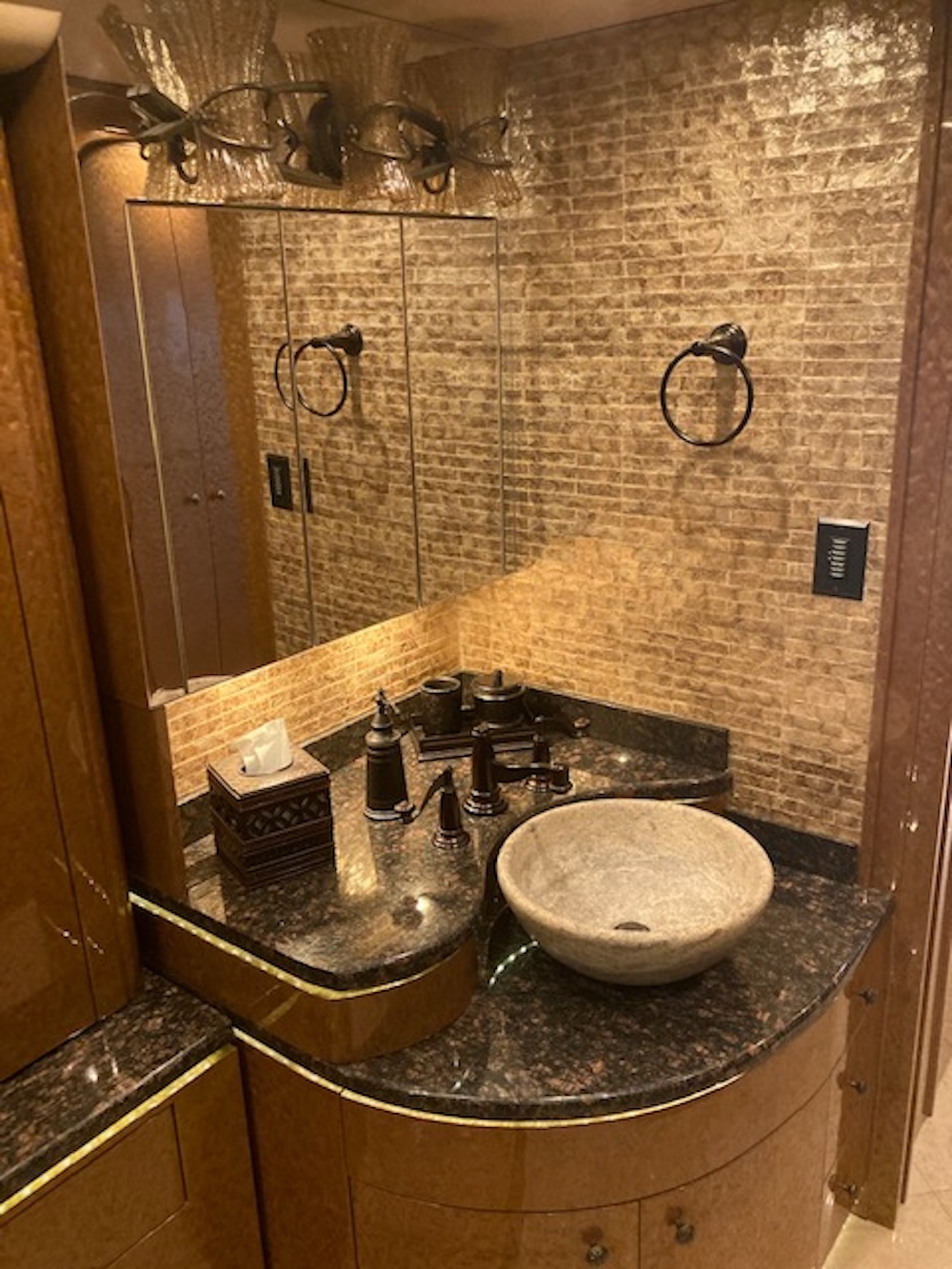2010 Prevost Millennium H3-45 For Sale