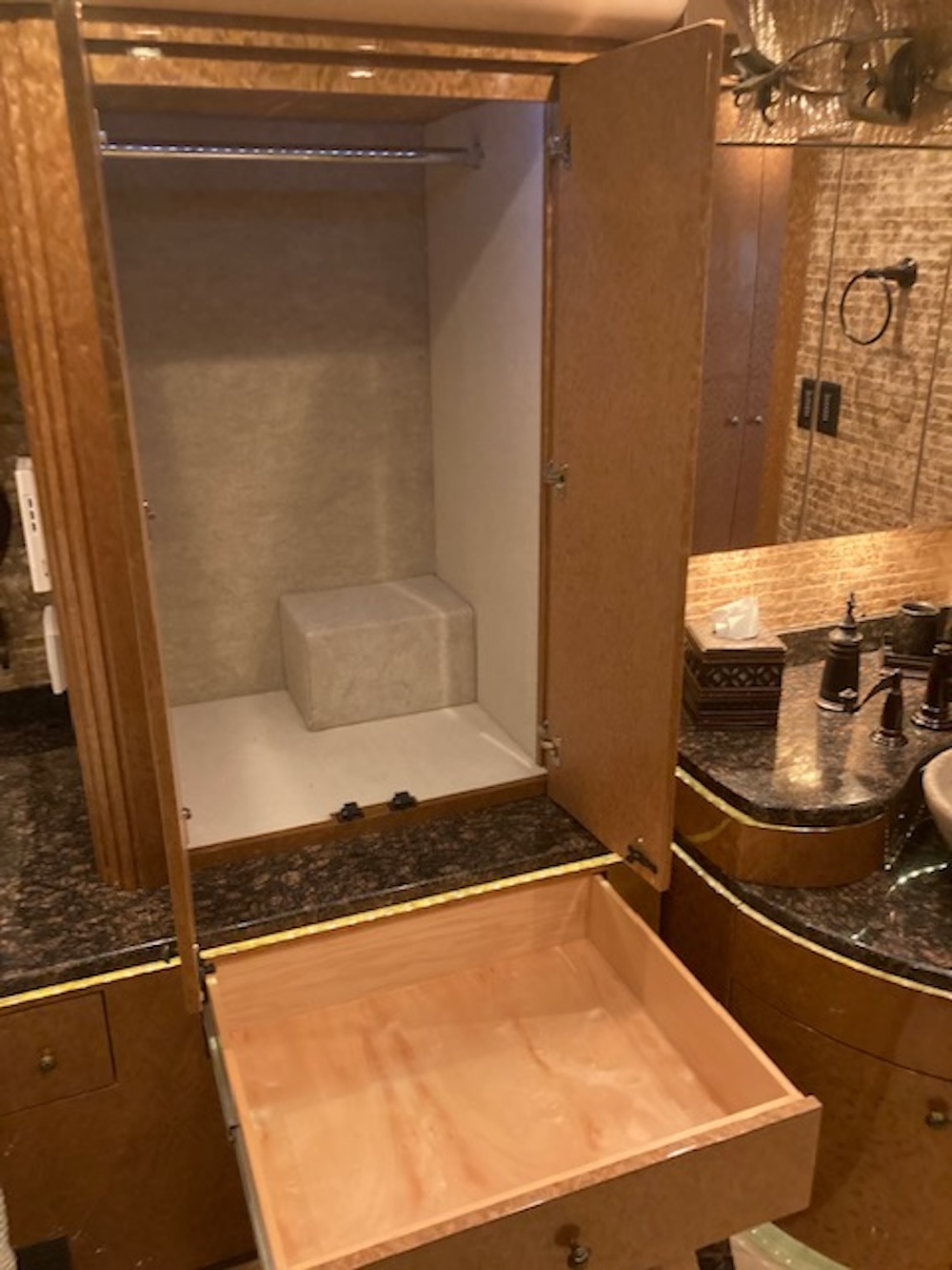 2010 Prevost Millennium H3-45 For Sale