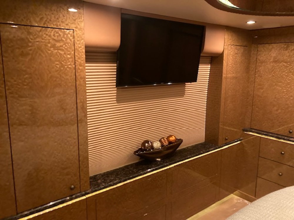 2010 Prevost Millennium H3-45 For Sale