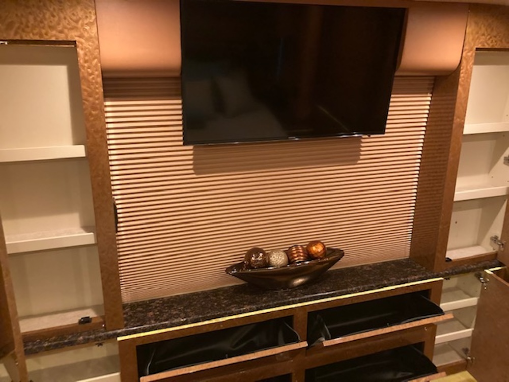 2010 Prevost Millennium H3-45 For Sale