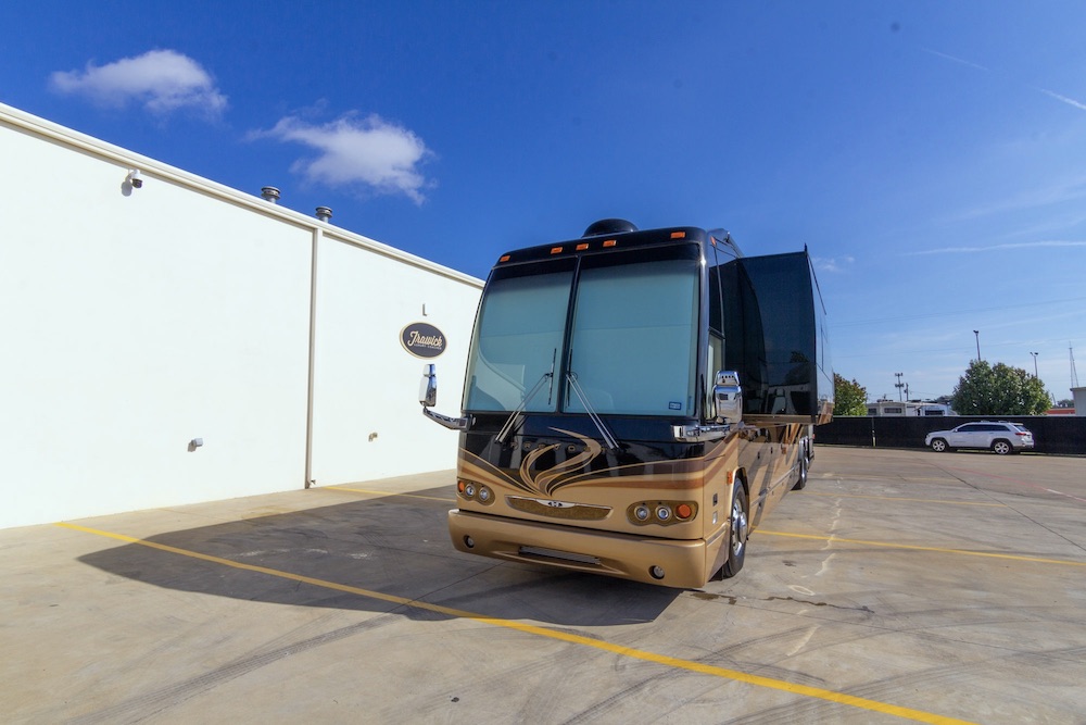 2010 Prevost Millennium H3-45 For Sale