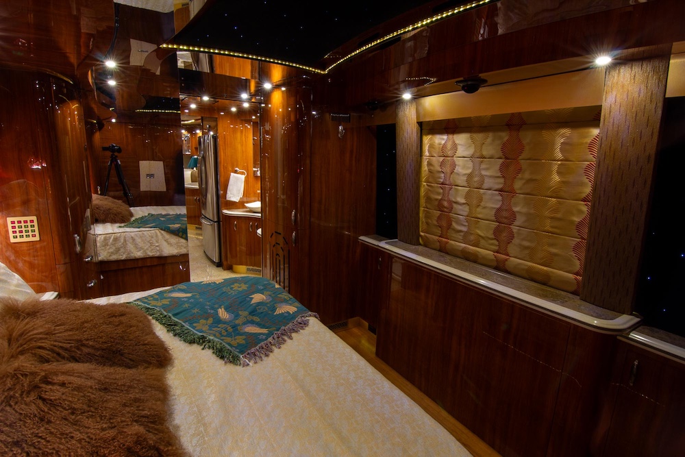 2010 Prevost Parliament XLII For Sale