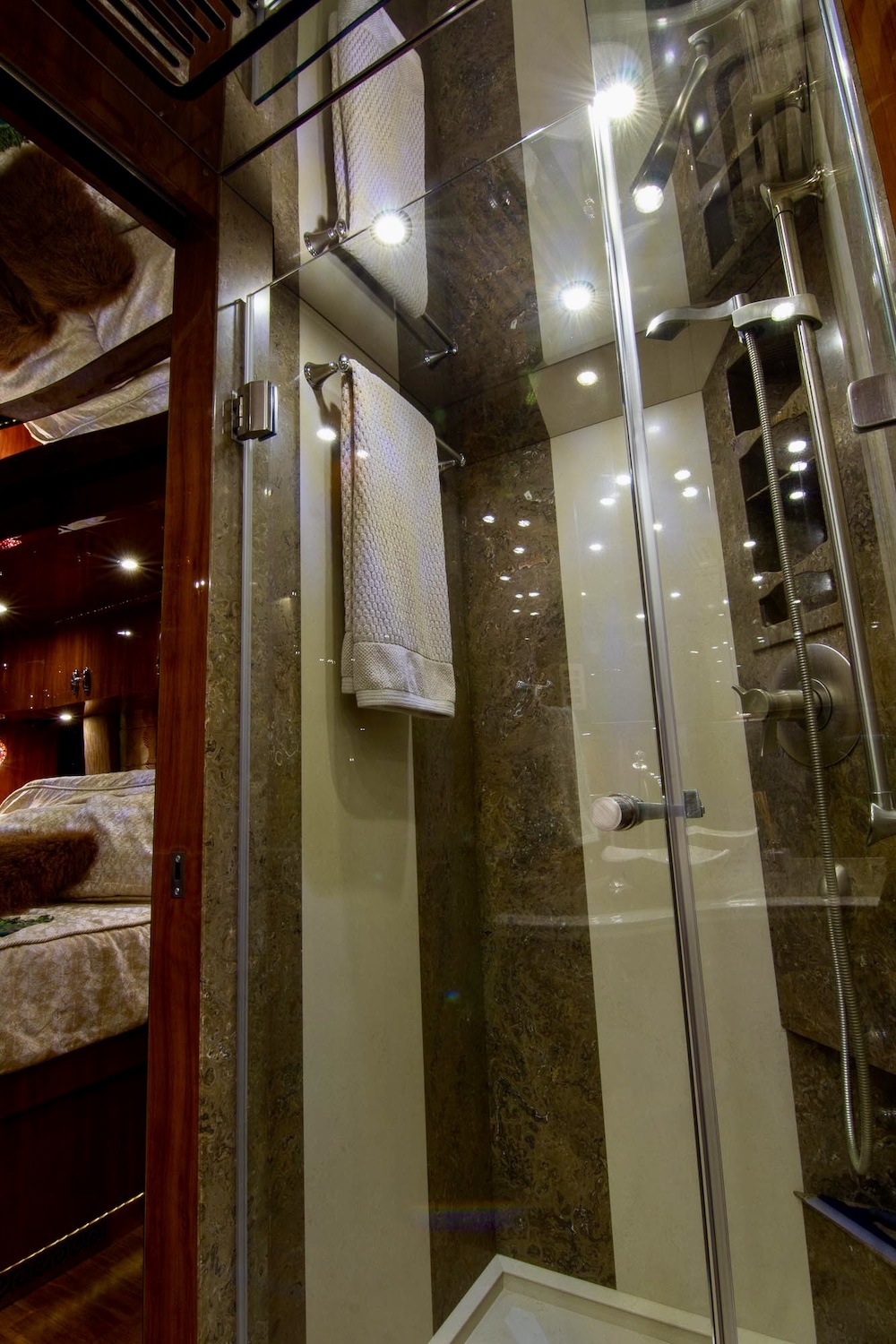 2010 Prevost Parliament XLII For Sale
