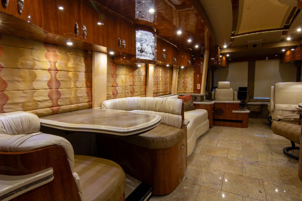 2010 Prevost Parliament XLII For Sale