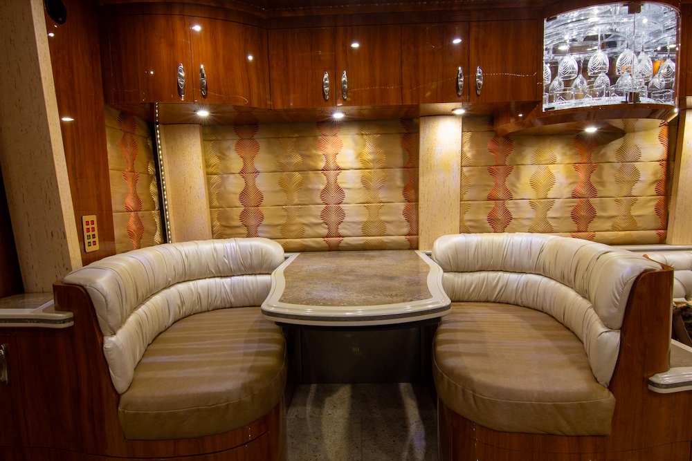 2010 Prevost Parliament XLII For Sale