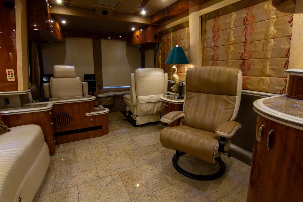 2010 Prevost Parliament XLII For Sale