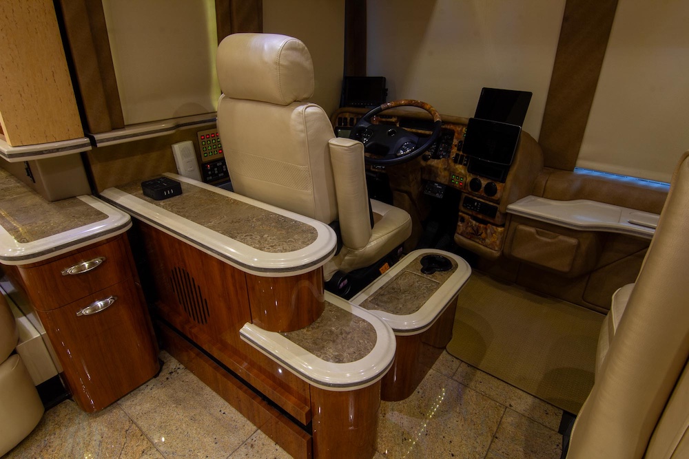 2010 Prevost Parliament XLII For Sale