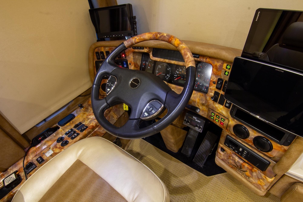 2010 Prevost Parliament XLII For Sale