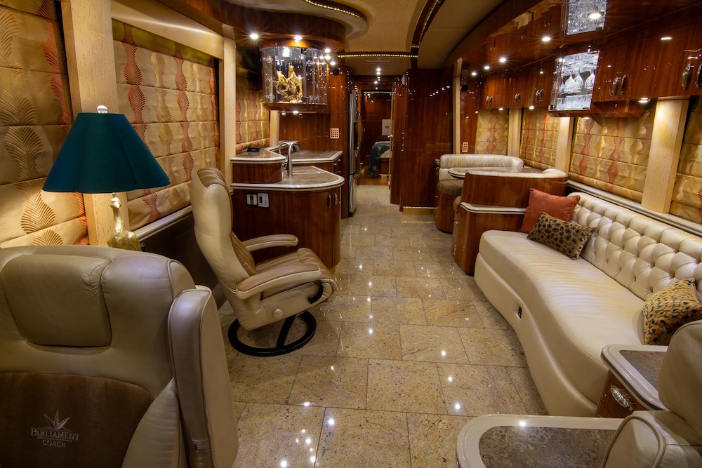 2010 Prevost Parliament XLII For Sale