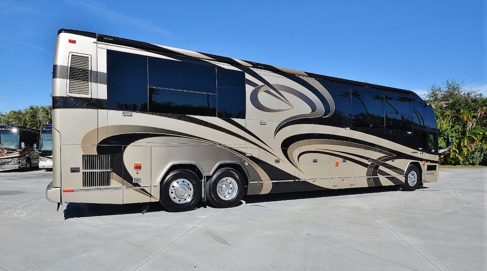 2011 Prevost Liberty H3-45 For Sale