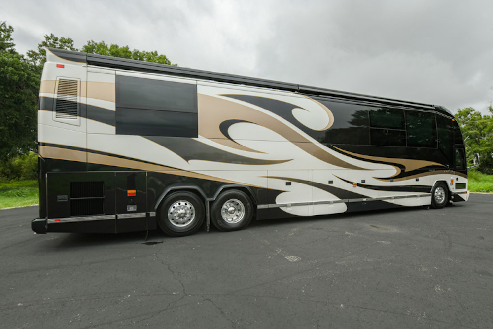 2011 Prevost Outlaw H3-45 For Sale