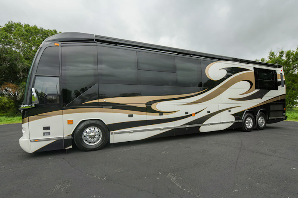 2011 Prevost Outlaw H3-45 For Sale