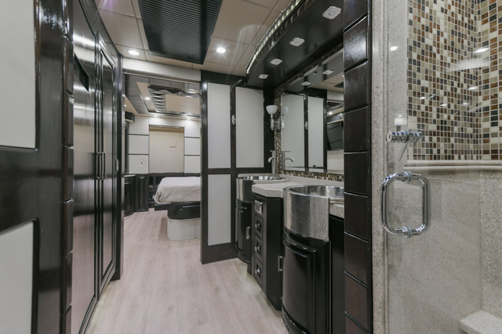 2011 Prevost Outlaw H3-45 For Sale