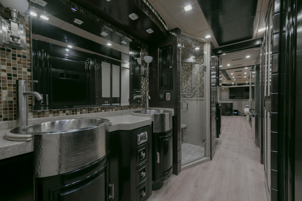 2011 Prevost Outlaw H3-45 For Sale