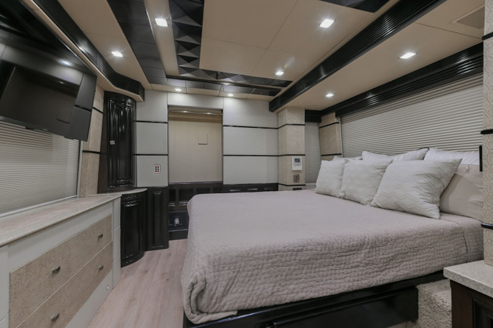 2011 Prevost Outlaw H3-45 For Sale